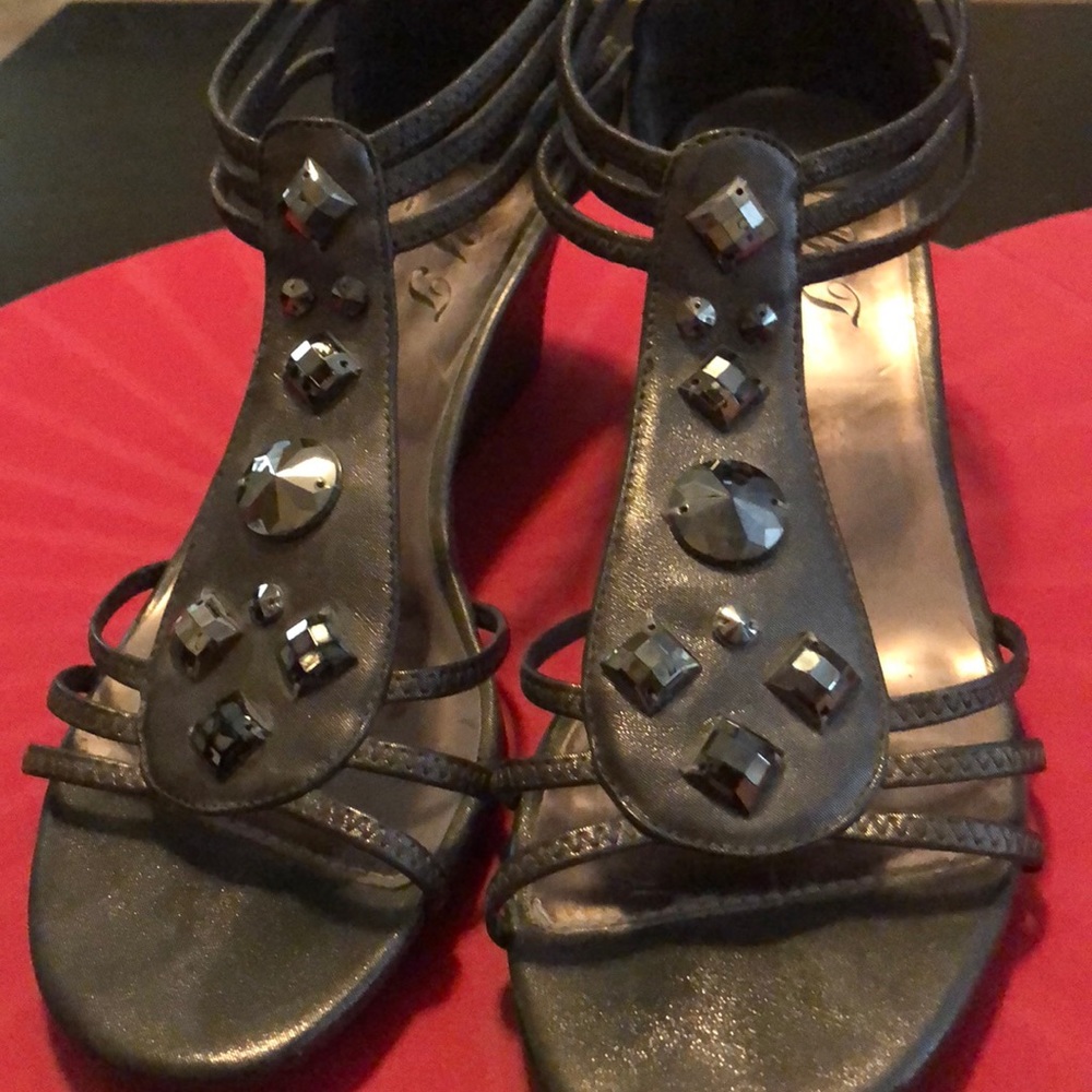 Gray Wedge Shoes with Matte Finish